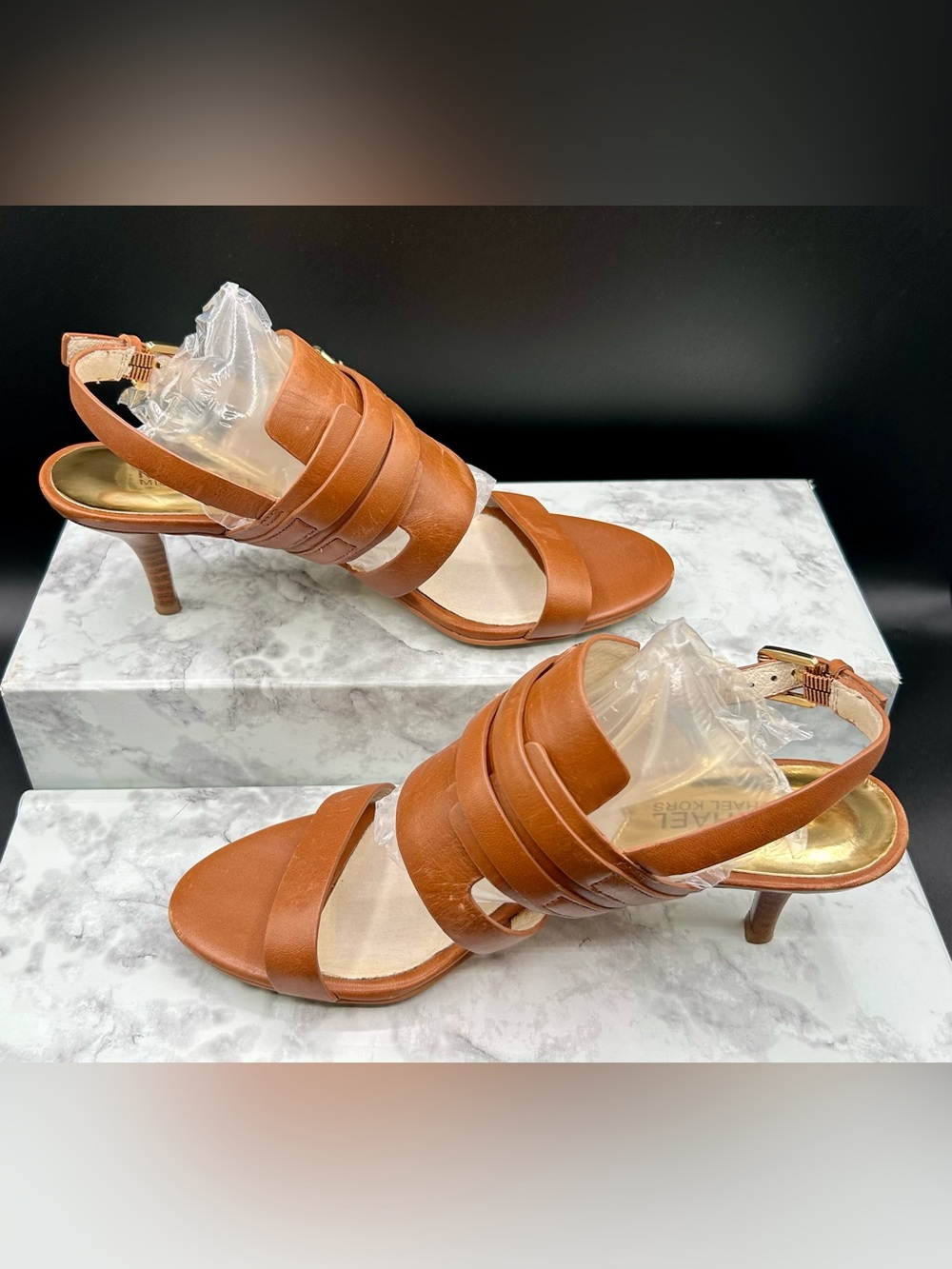 MICHAEL MICHAEL KORS Tan Leather Strappy Heels Gold Buckle Hardware. Size 6.5 - Picture 8 of 15